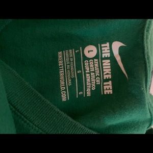 (SIZE L) Neon Green Nike T-Shirt